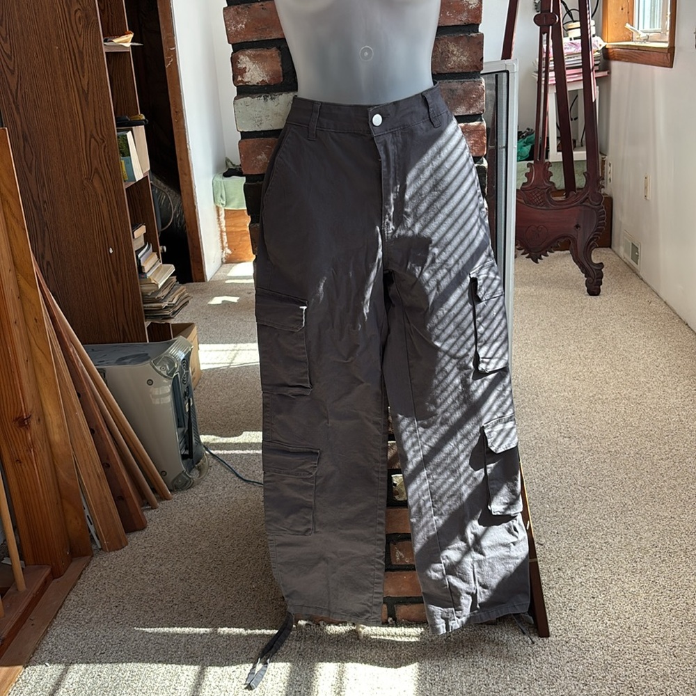 Women’s Gray Cargo Pants